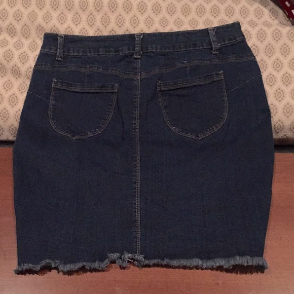 Raw Edge Denim Pencil Skirt - Picture 2 of 3